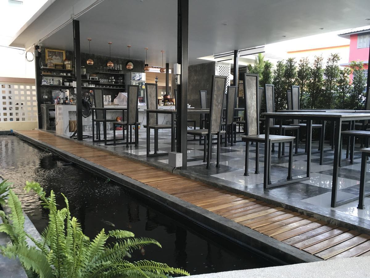 Phetcharat Grand Hotel Maesot Mae Sot Exterior foto
