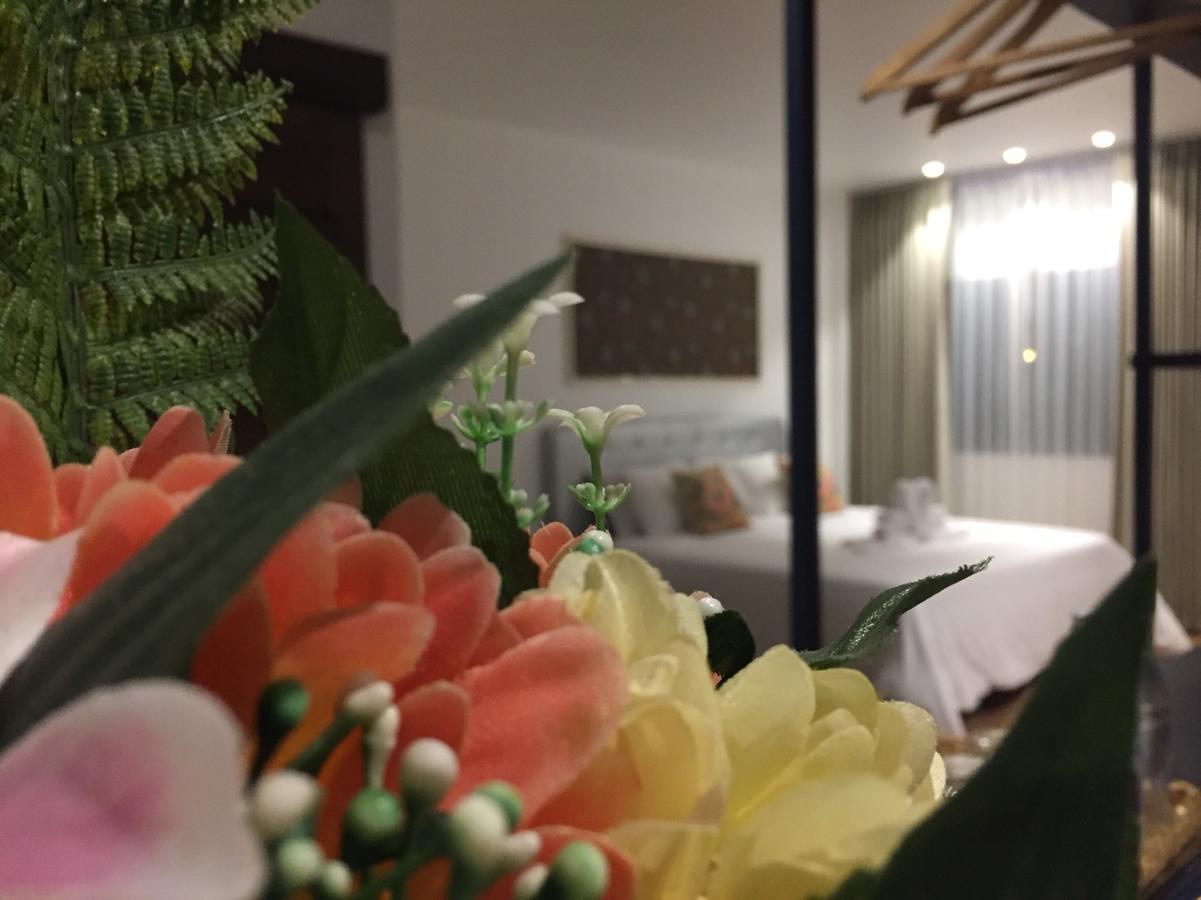 Phetcharat Grand Hotel Maesot Mae Sot Exterior foto